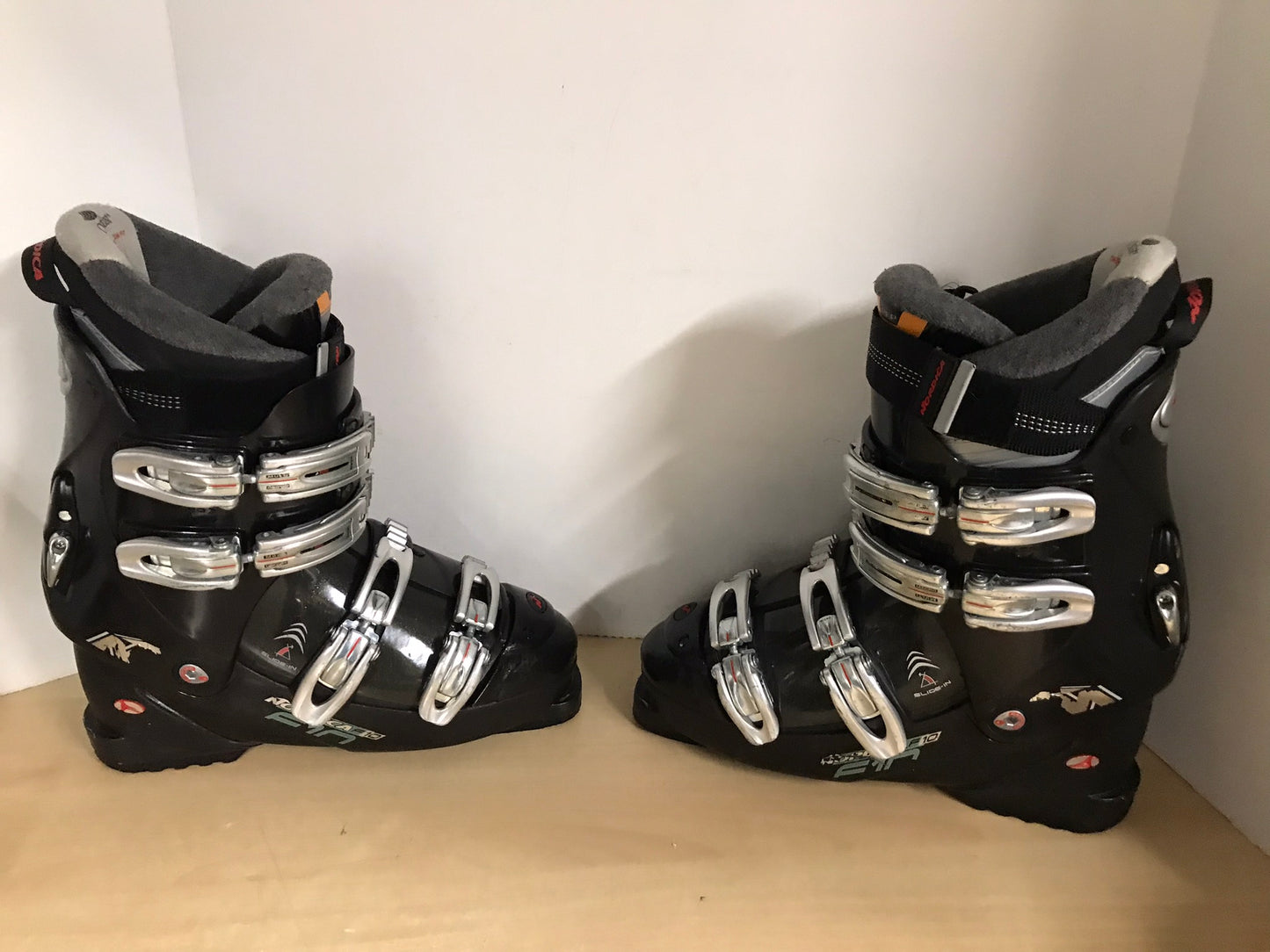 Ski Boots Mondo Size 27.5 Men's Size 9.5 Ladies Size 10.5 315 mm Nordica Slide Black Grey Excellent