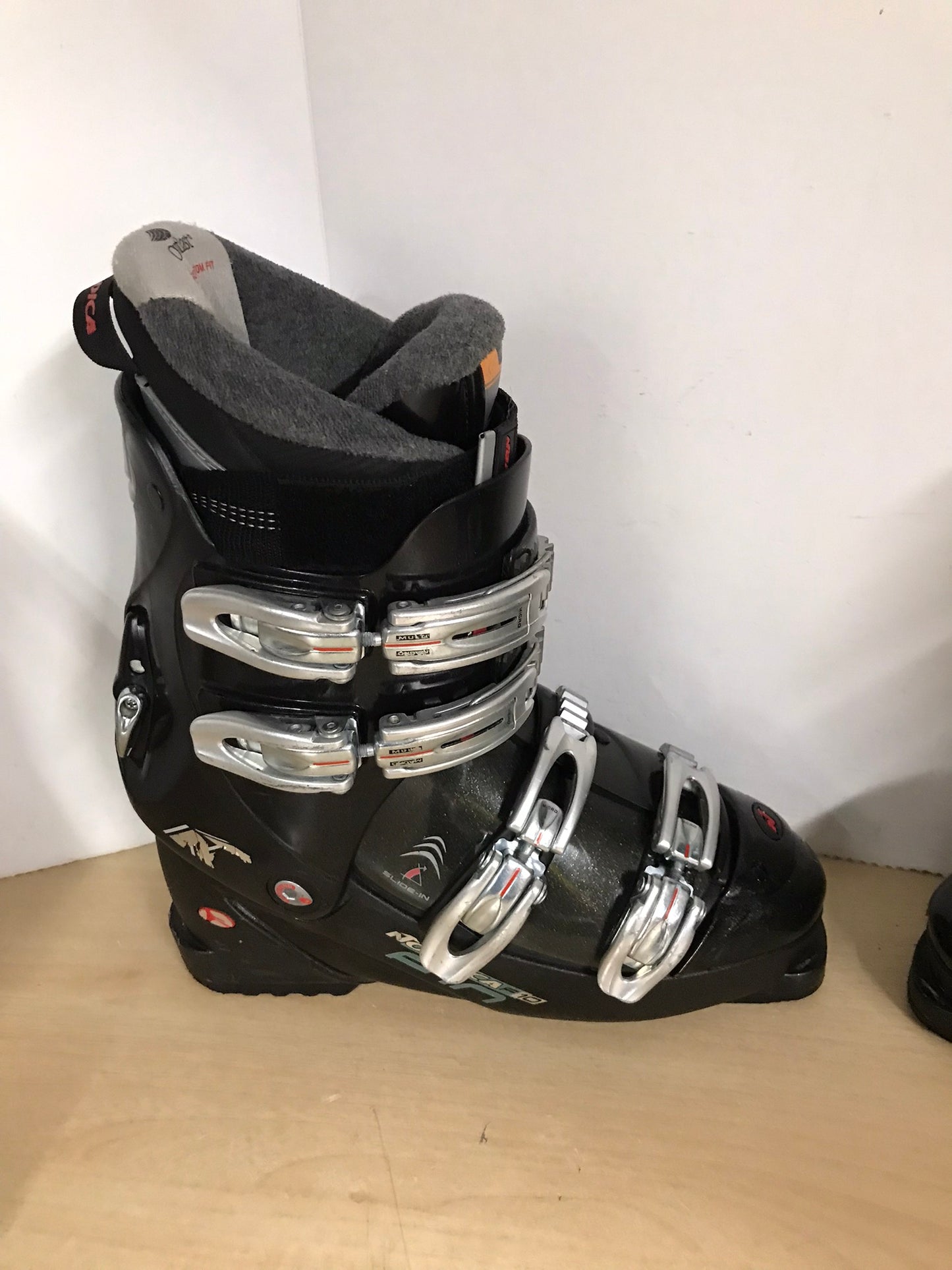 Ski Boots Mondo Size 27.5 Men's Size 9.5 Ladies Size 10.5 315 mm Nordica Slide Black Grey Excellent