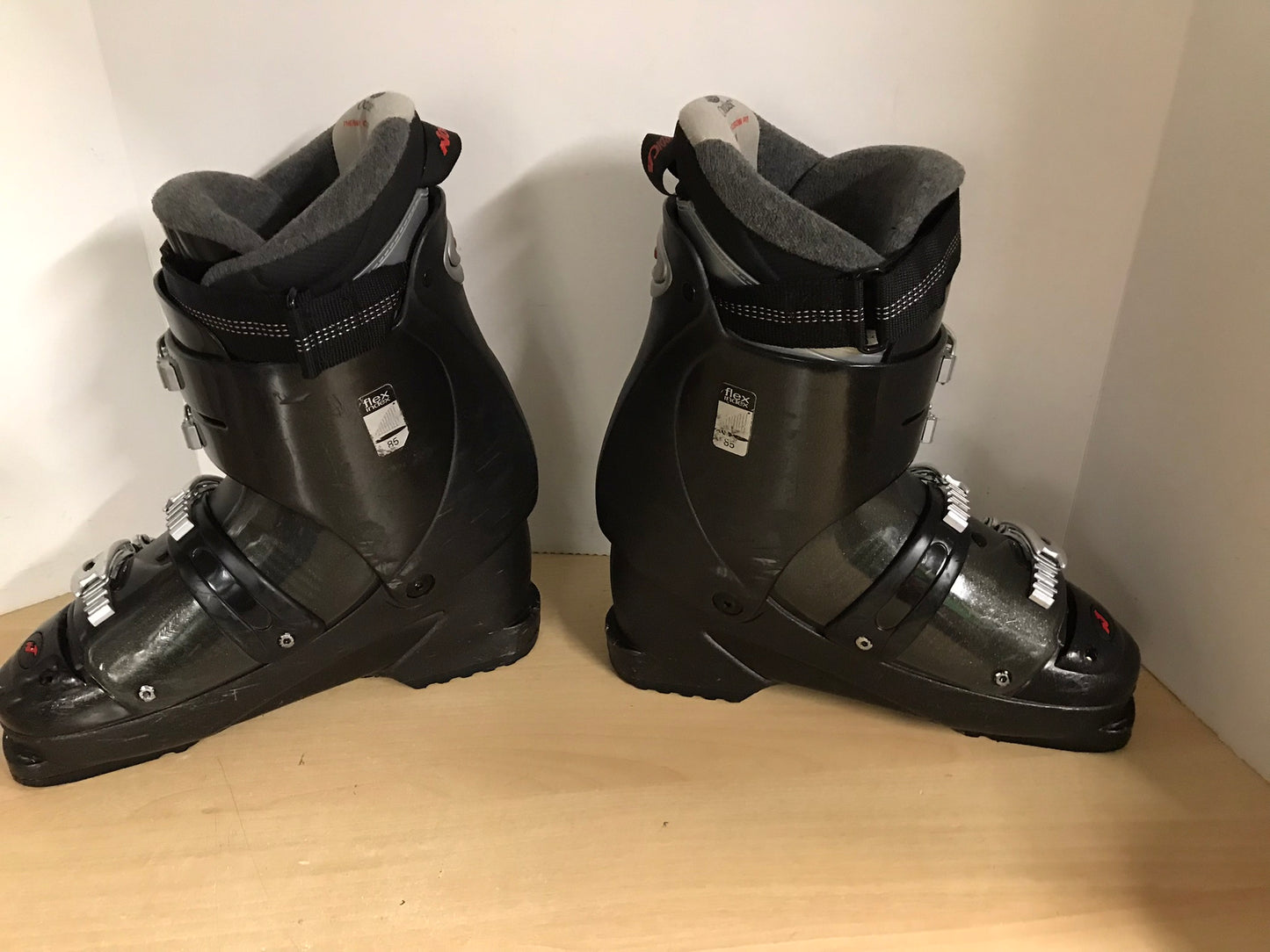 Ski Boots Mondo Size 27.5 Men's Size 9.5 Ladies Size 10.5 315 mm Nordica Slide Black Grey Excellent