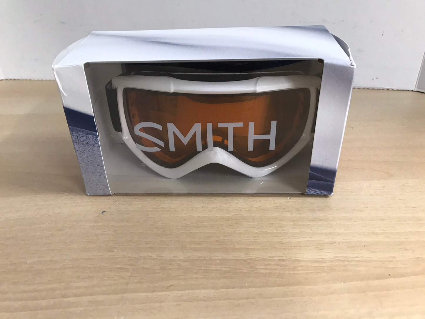 Ski Goggles Men's Size Large Smith White With Orange Lenses New in Box