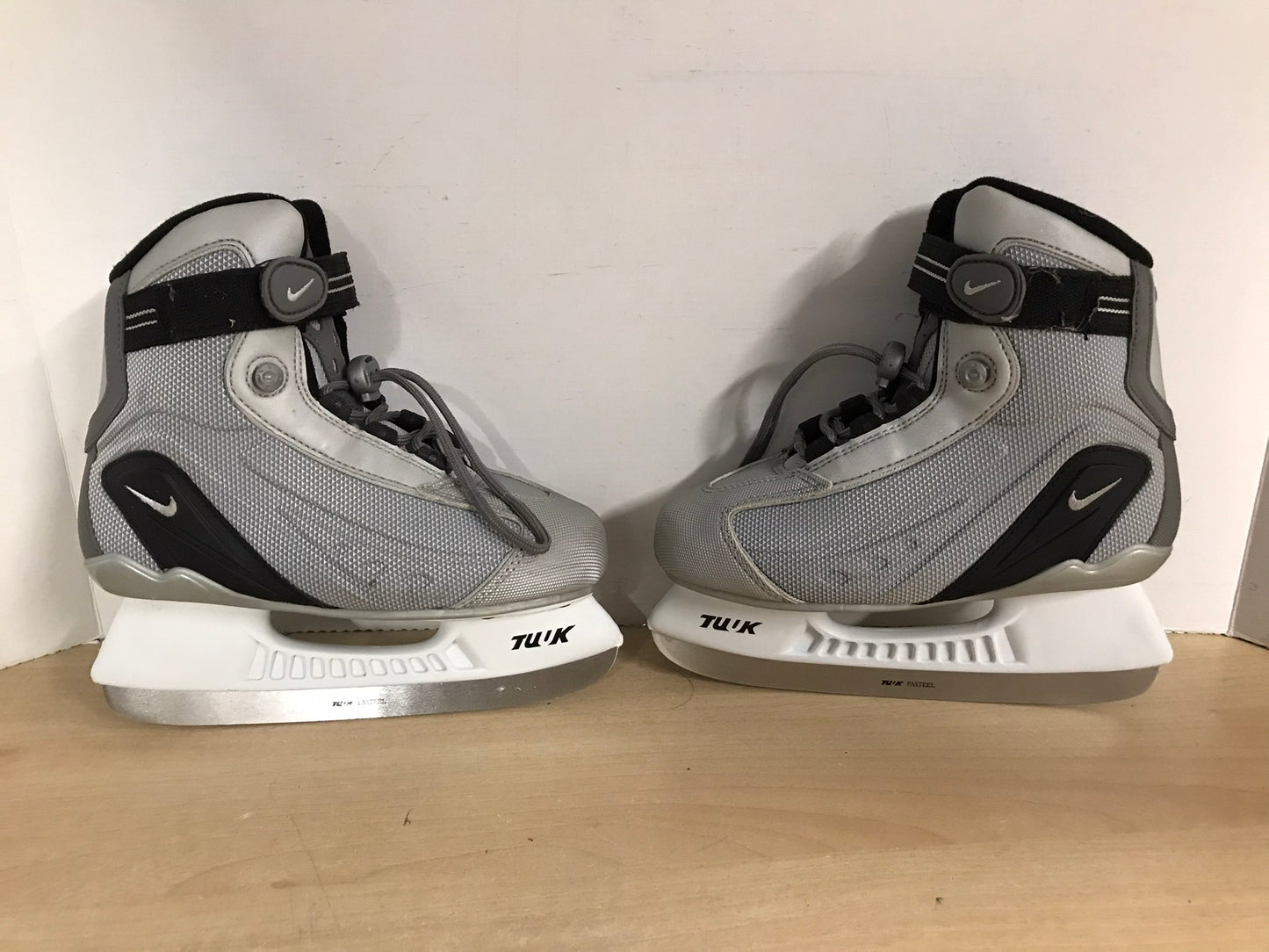 Ice Skates Child Size 3 Nike Soft Skates Grey New Demo Model