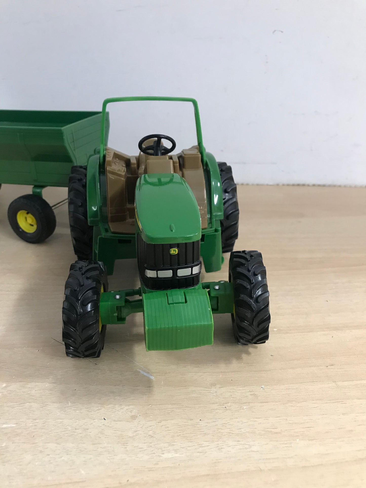 John Deere Tractor and Trailer 14 inch Metal and Plastic Excellent