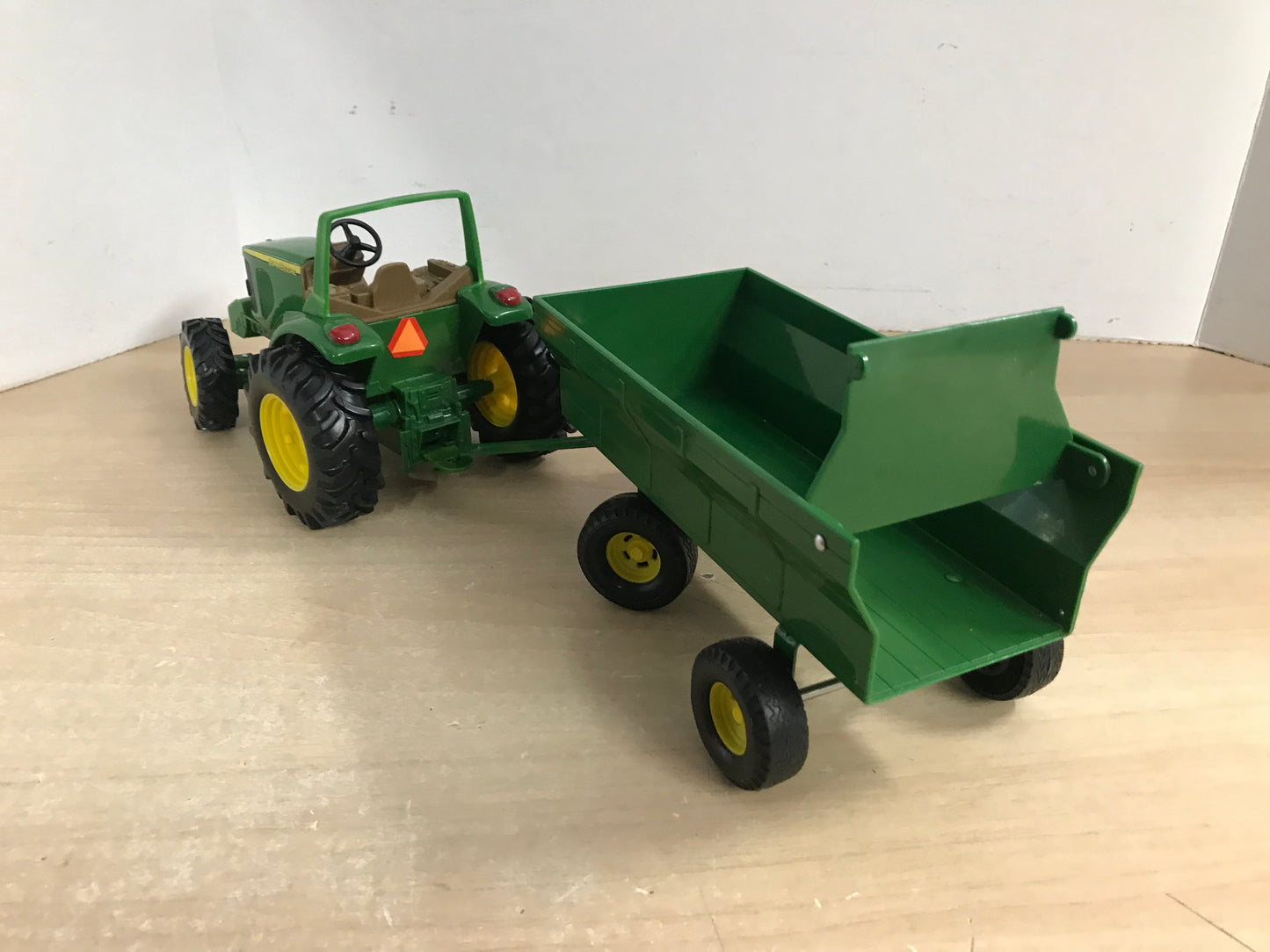 John Deere Tractor and Trailer 14 inch Metal and Plastic Excellent