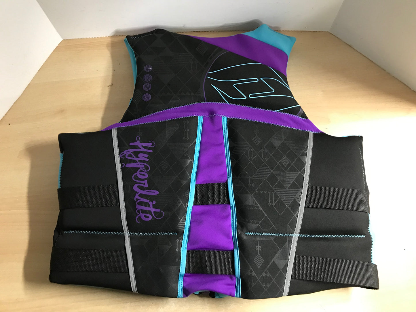 Life Jacket Ladies Size X Large Hyperlite Purple Blue Black Neoprene New Demo Model