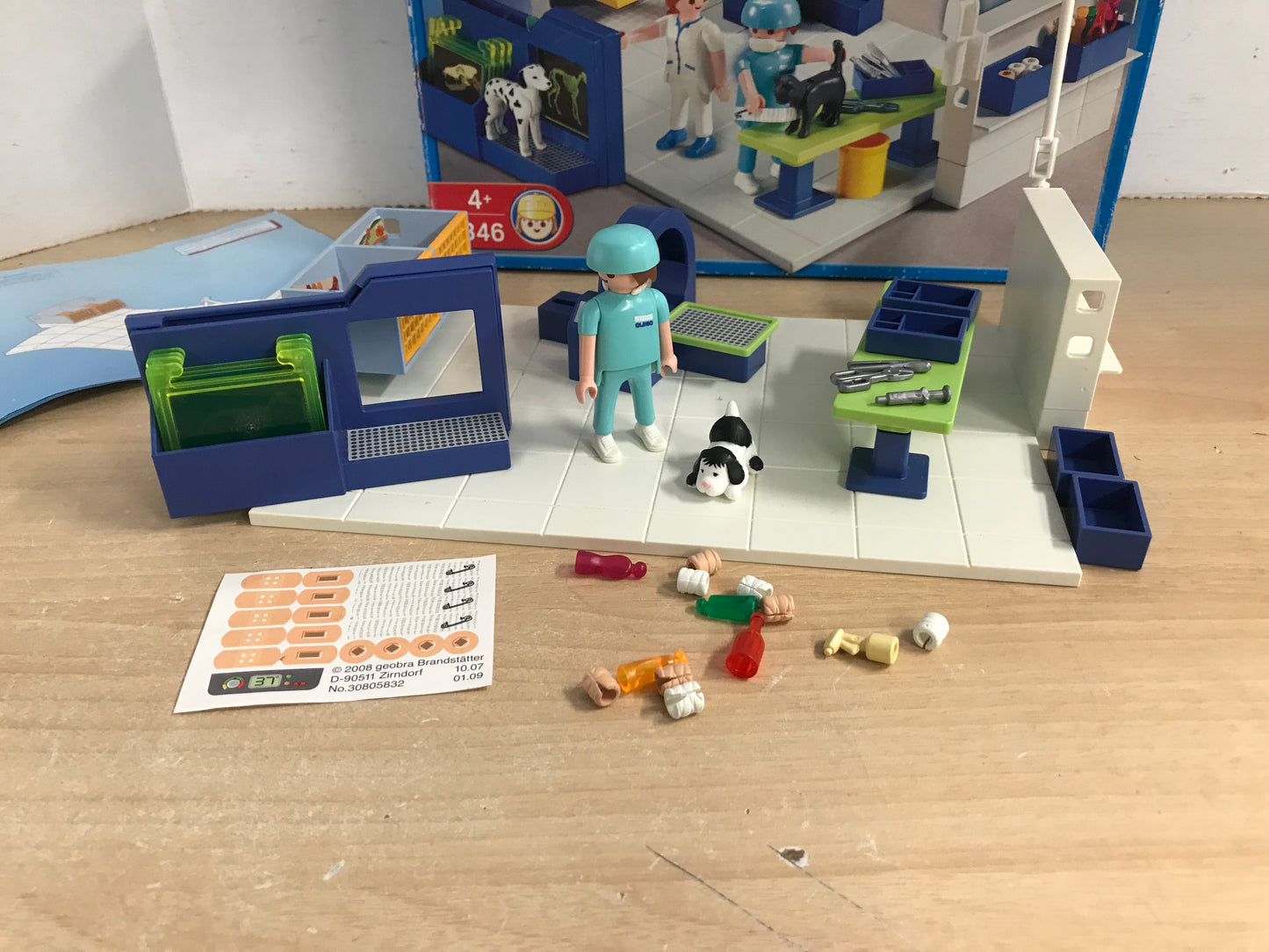 Playmobil Vets Office Few Pices Missing