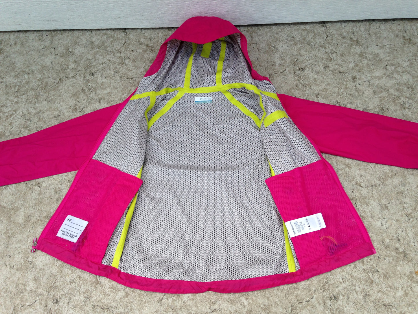 Rain Coat Child Size 8 Columbia Fushia Sealed Zippers Waterproof New Demo Model