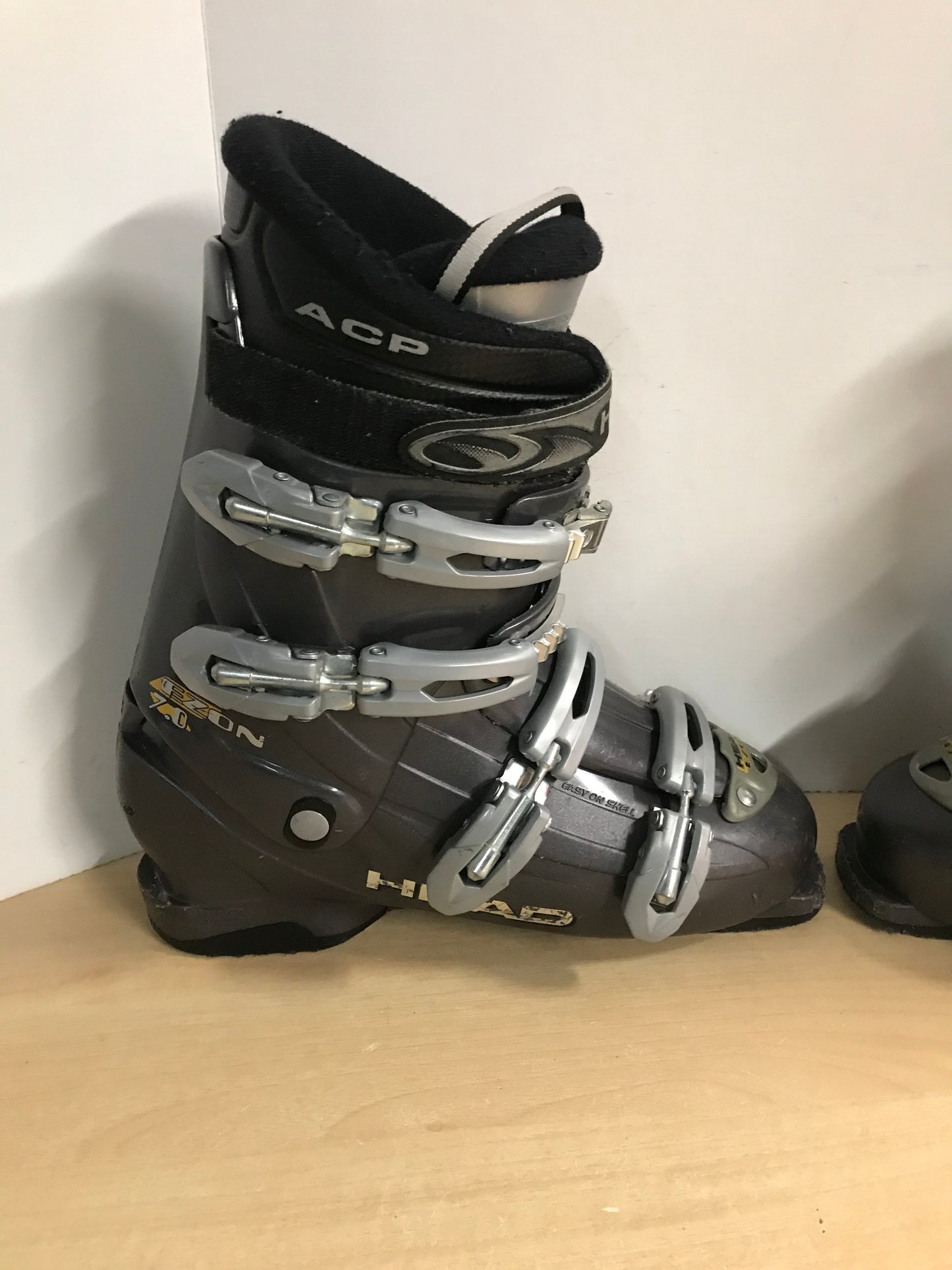 Ski Boots Mondo Size 28.0 Men's Size 10  328 mm Head Black Grey Scratches and Wear