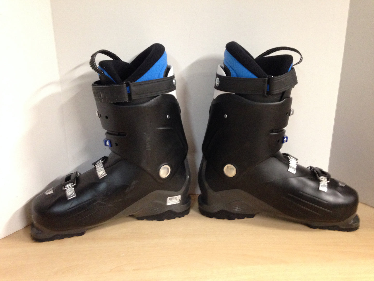 Ski Boots Mondo Size 28.5 Men's size 10.5  326 mm Salomon Access 70 Black Blue New Demo Model