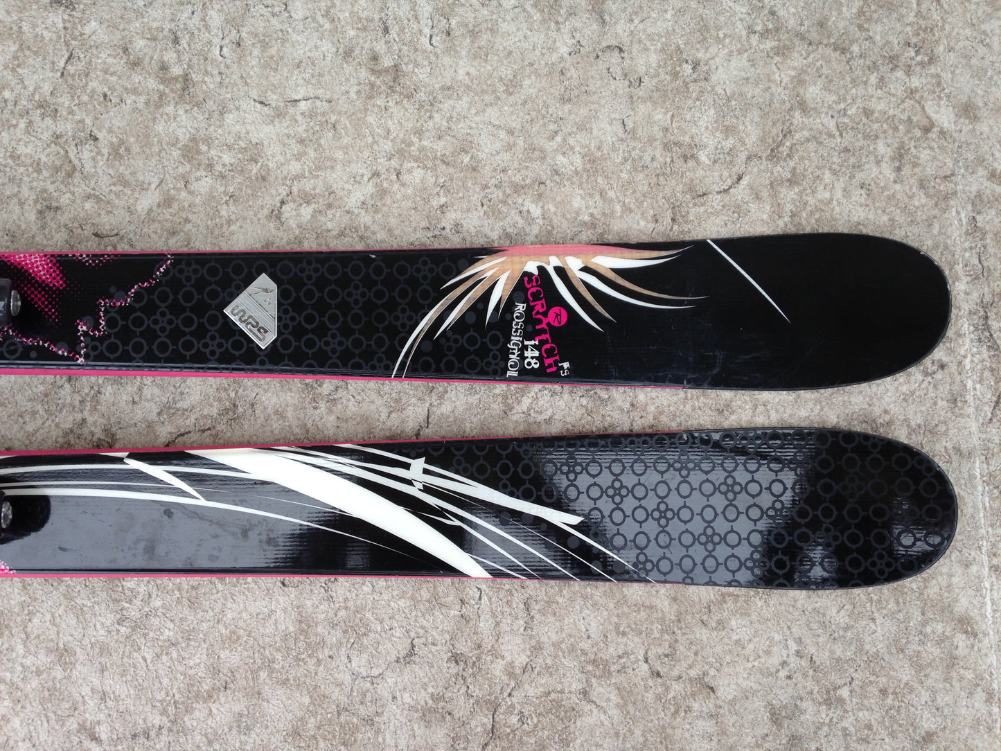 Ski 150 Rossignol Scratch Twin Tip Free Style Parabolic Pink Black As New With Bindings