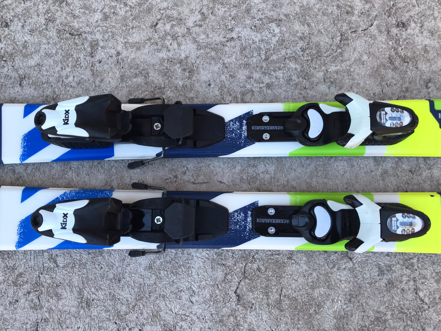 Ski 128 Rossignol White Blue Lime Parabolic With Bindings