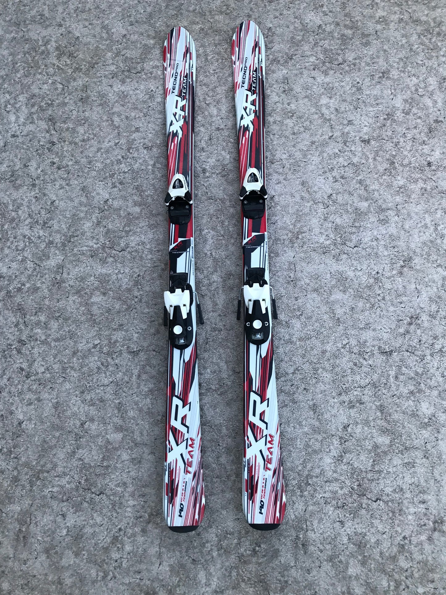 Ski 140 Tecno Team Black Red White Parabolic With Bindings