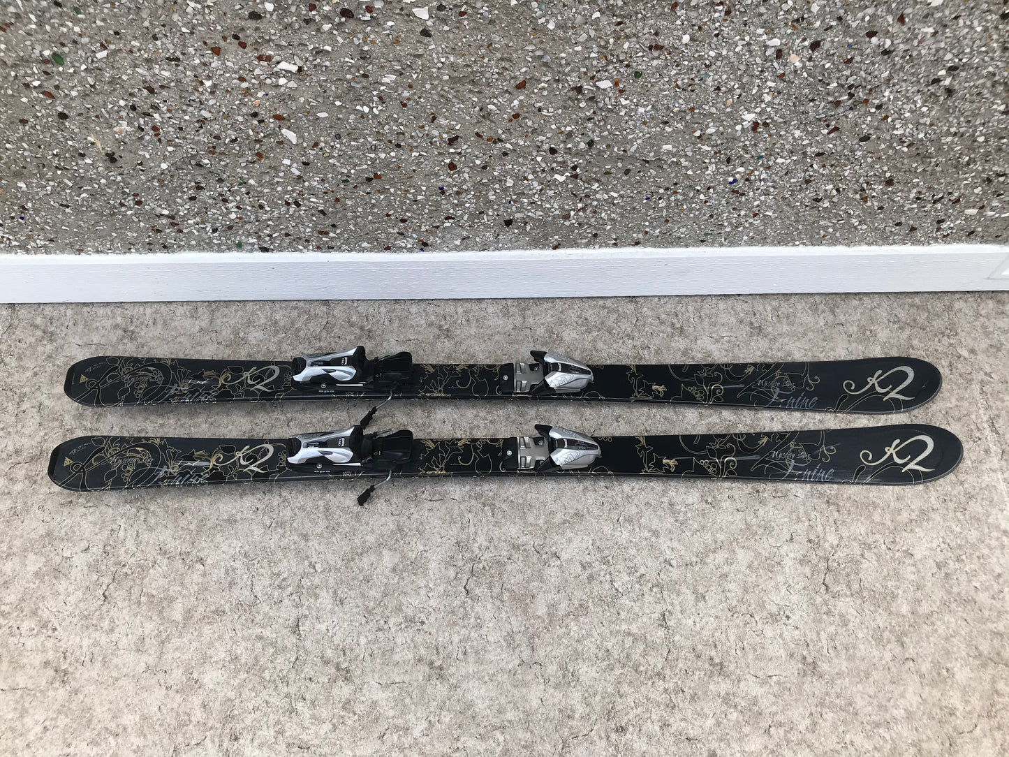 Ski 153 K-2 Mystery Love Parabolic Black Gold With Bindings