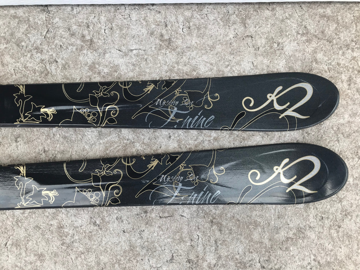 Ski 153 K-2 Mystery Love Parabolic Black Gold With Bindings