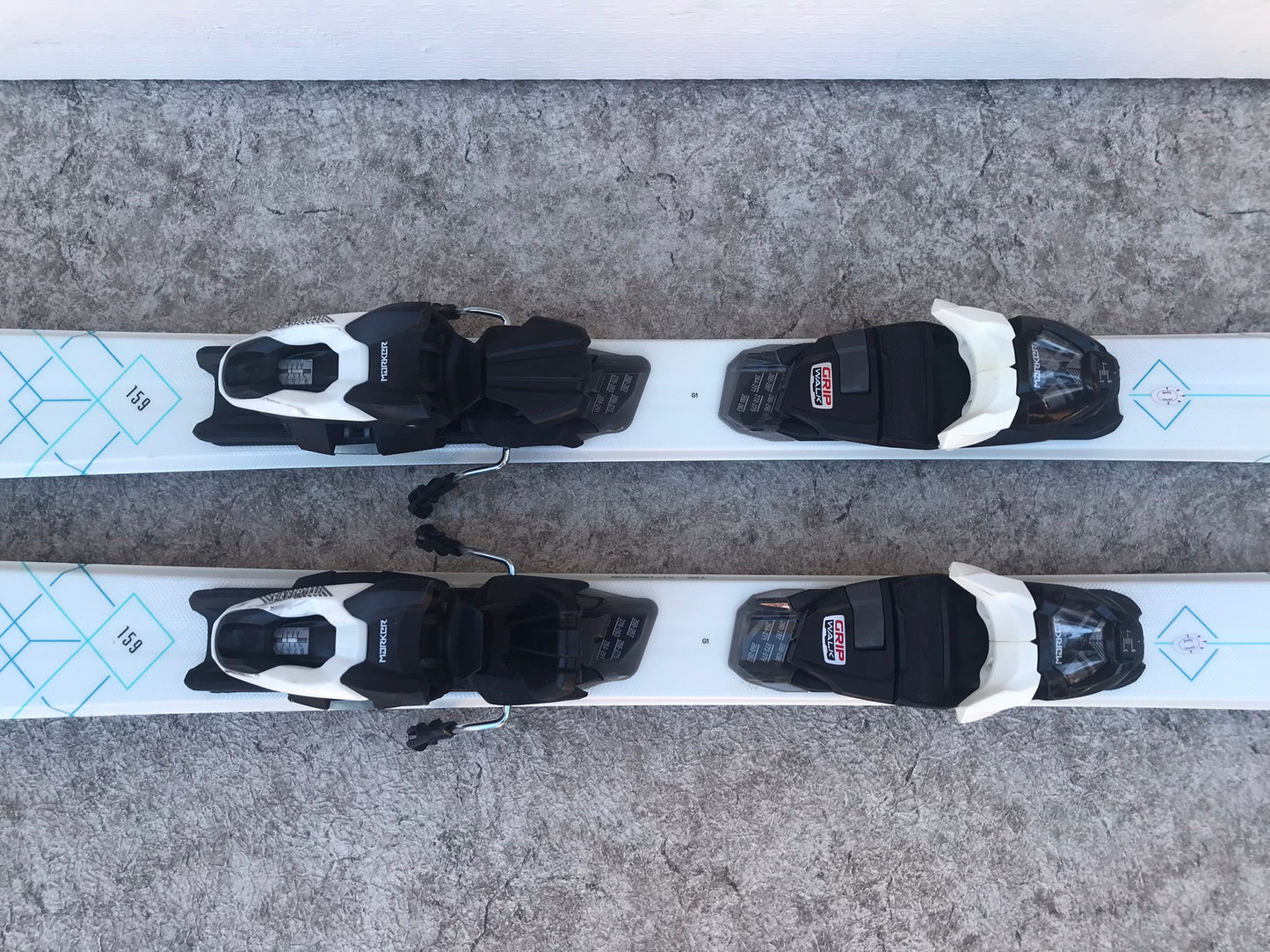 Ski 159 Volki White Aqua Parabolic With Bindings Like New