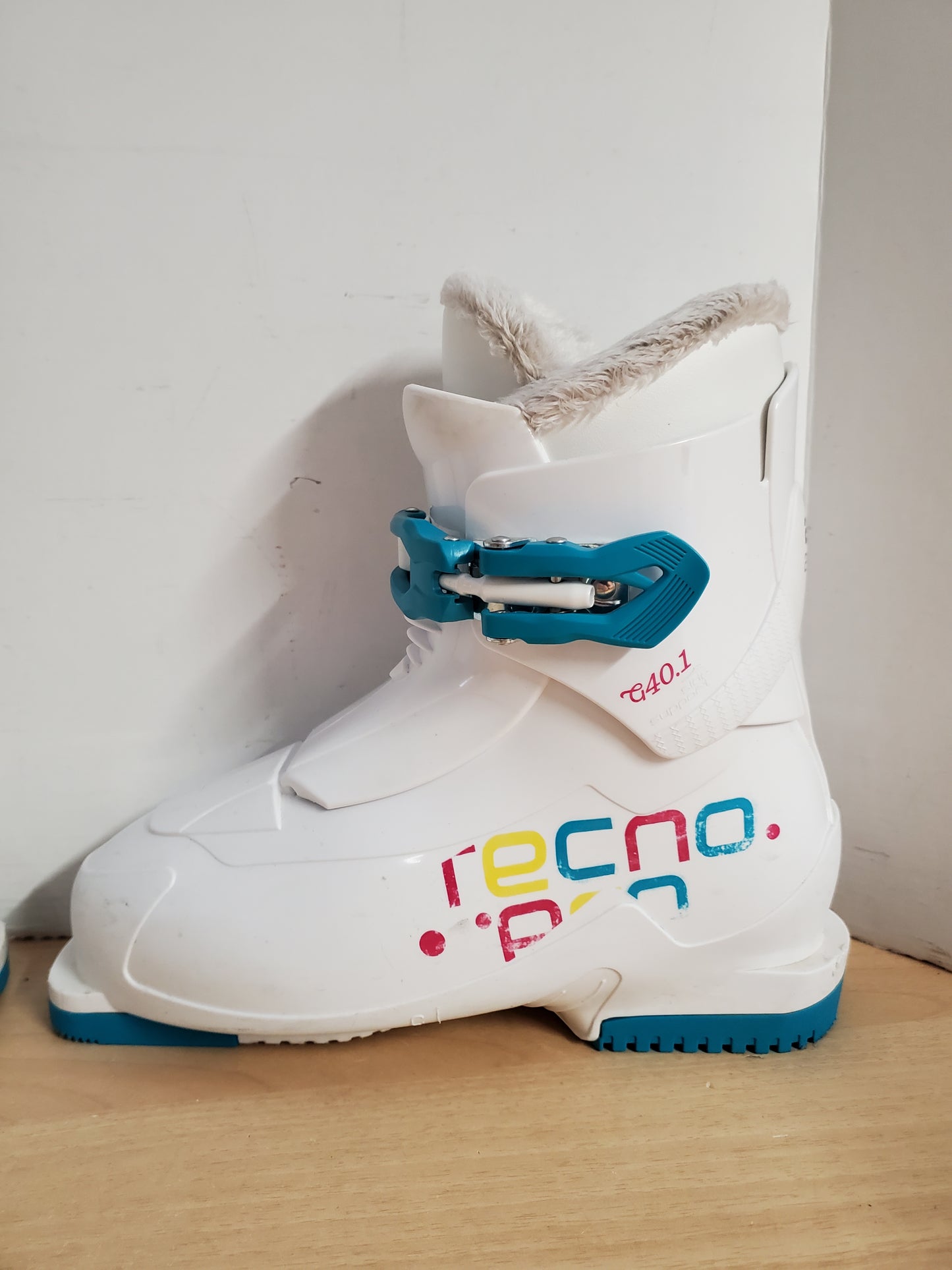 Ski Boots Mondo Size 21.5 Child Shoe Size 3-4 Mondo 264 mm Tecno Pro White Teal Pink Excellent