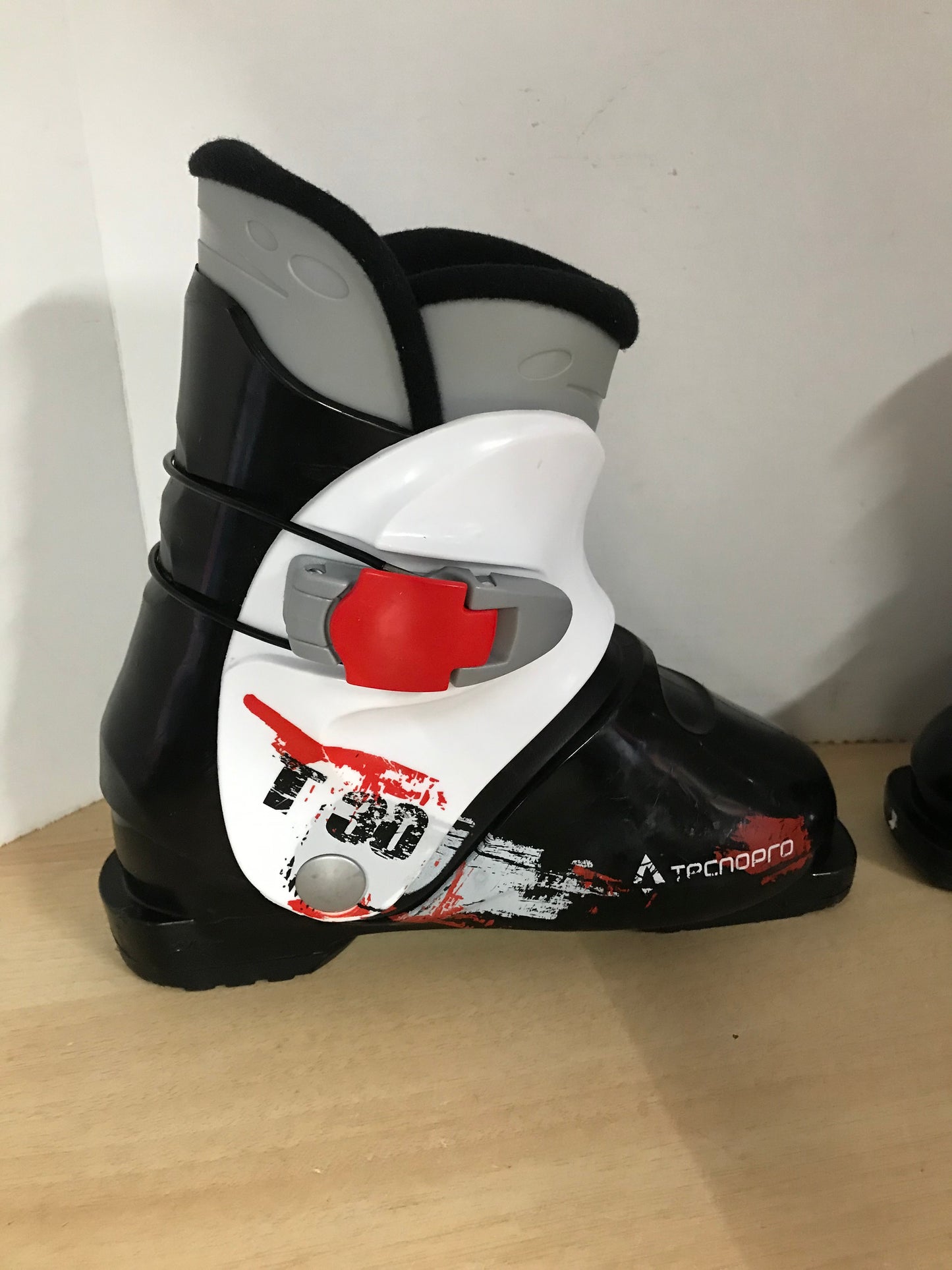 Ski Boots Mondo Size 21.5 Child Size 2-3 254 mm Tecno T30 Black White Red Excellent