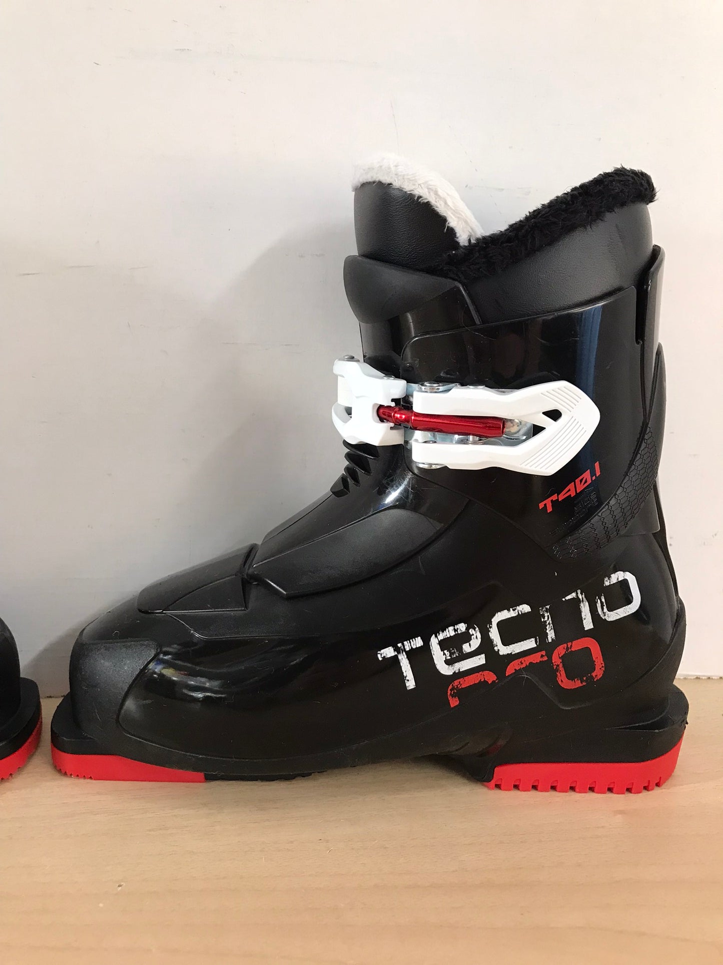 Ski Boots Mondo Size 21.5 Child Size 3 Shoe Size 262 mm Tecno Pro Black White Excellent