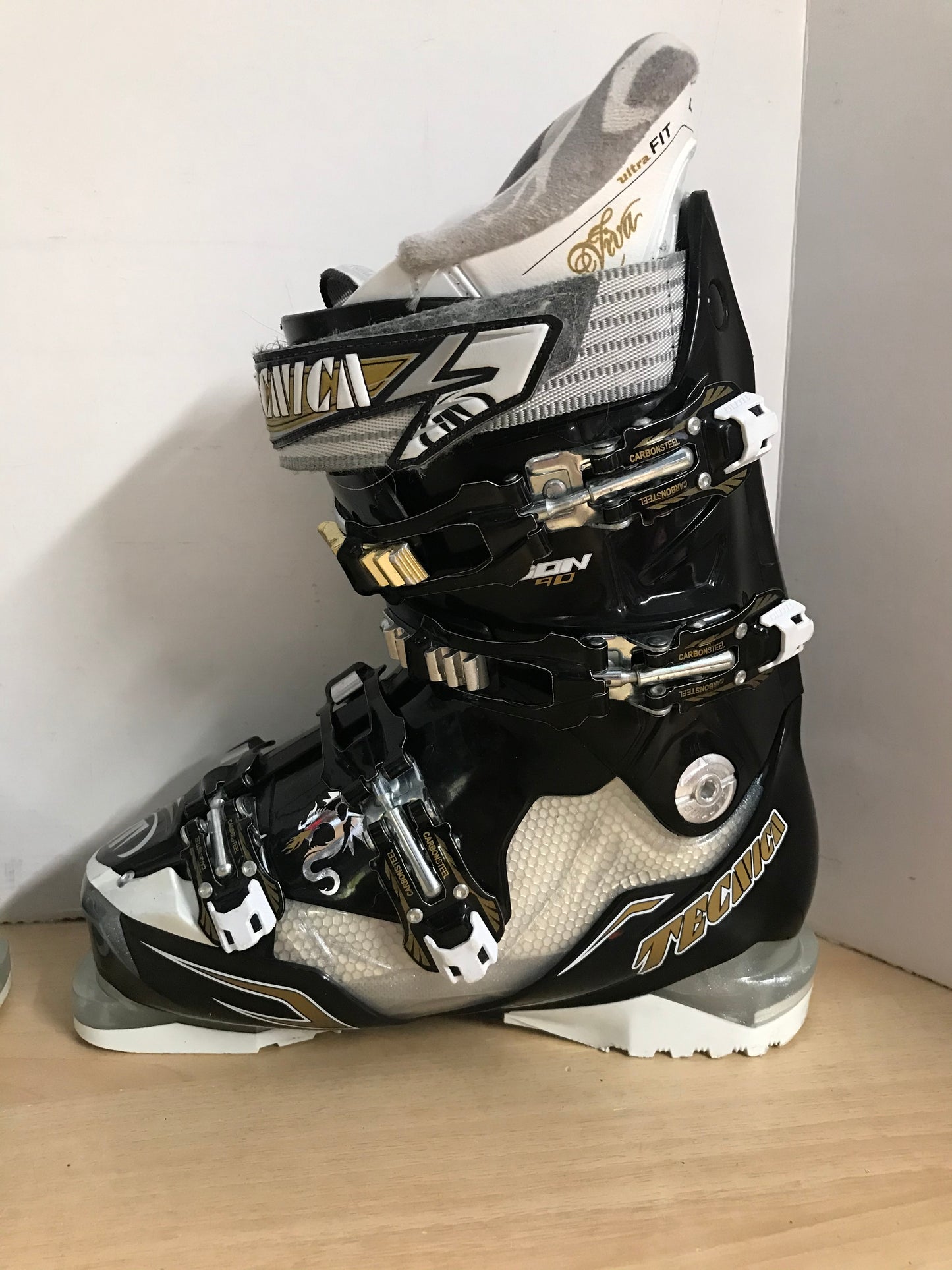 Ski Boots Mondo Size 23.5 Child Size 5-6 Shoe Size 275 mm Tecnica Dragon 90 Black Clear White