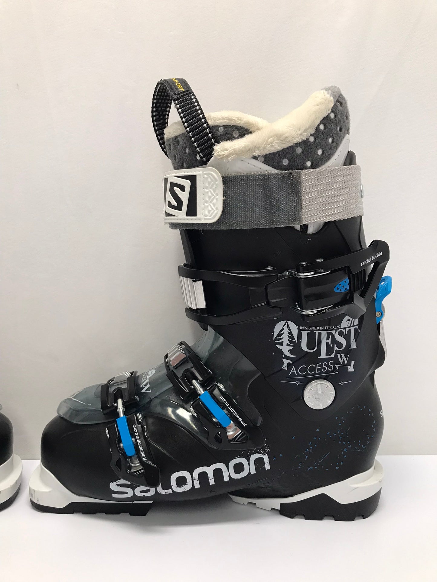 Ski Boots Mondo Size 24.5 Ladies Size 7.5 288 mm Salomon Black Blue New Demo Model