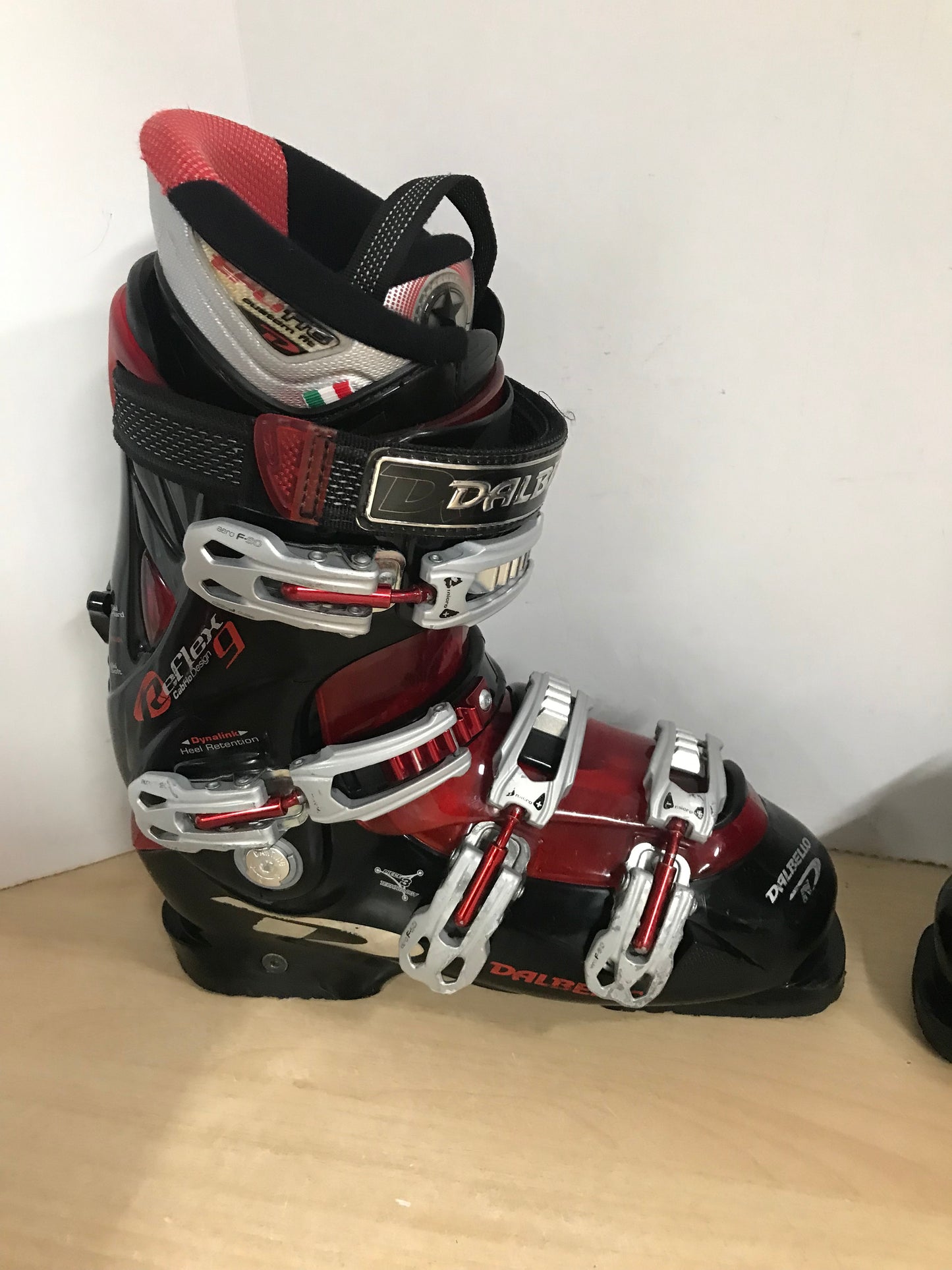 Ski Boots Mondo Size 26.5 Men Size 8.5 Ladies 9.5 307 mm Dalbello Black Red Excellent