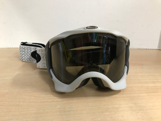 Ski Goggles Adult Size  Medium Oakley Grey Excellent