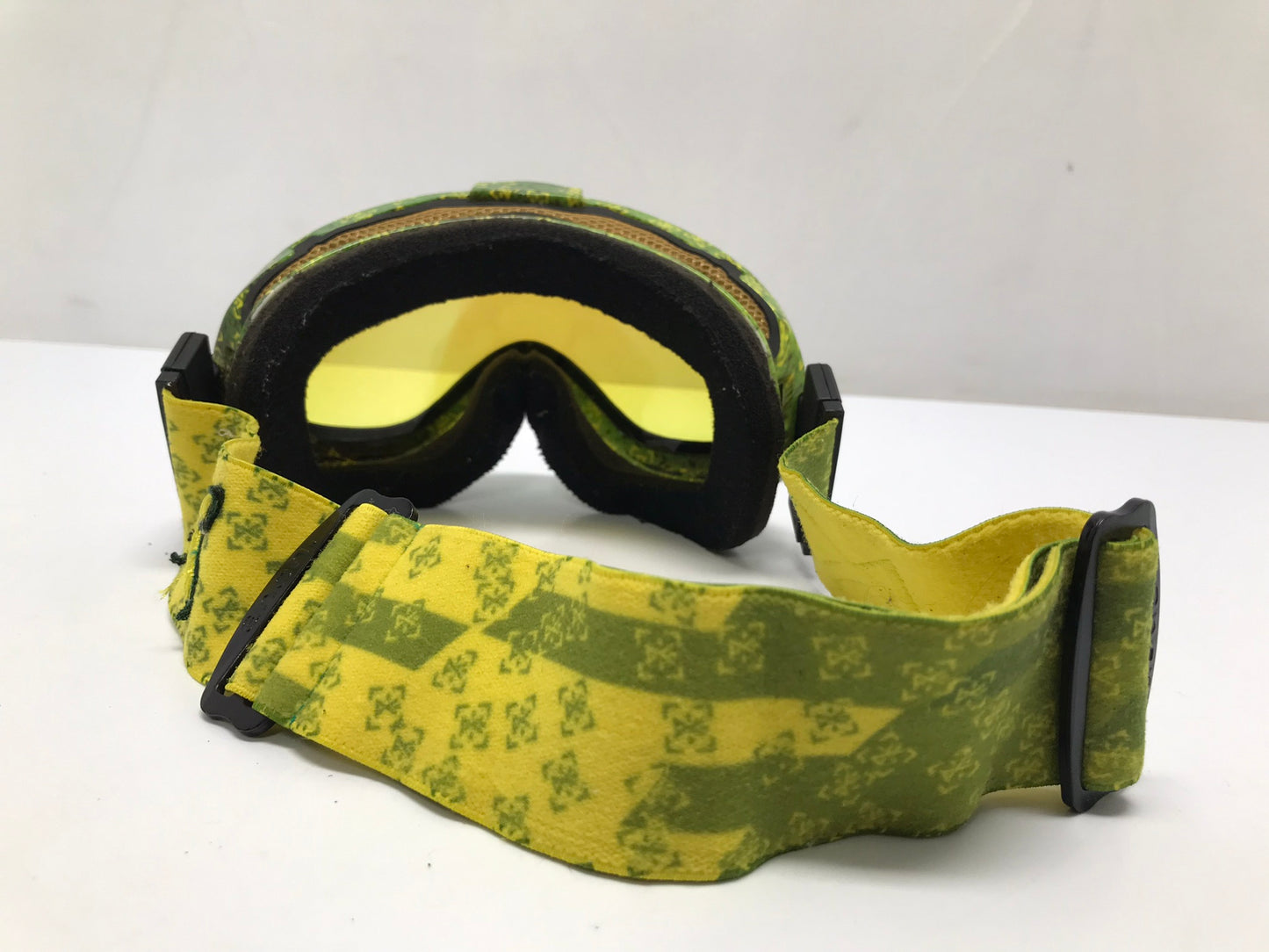 Ski Goggles Child Size Youth Size 12-14 Anon Lime Green Big Lenses