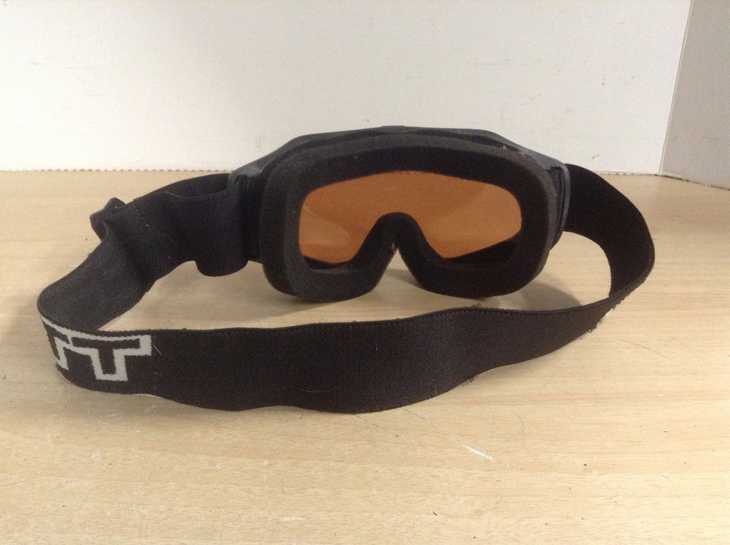 Ski Goggles Child Size 7-10 Scott Black With Orange Lense