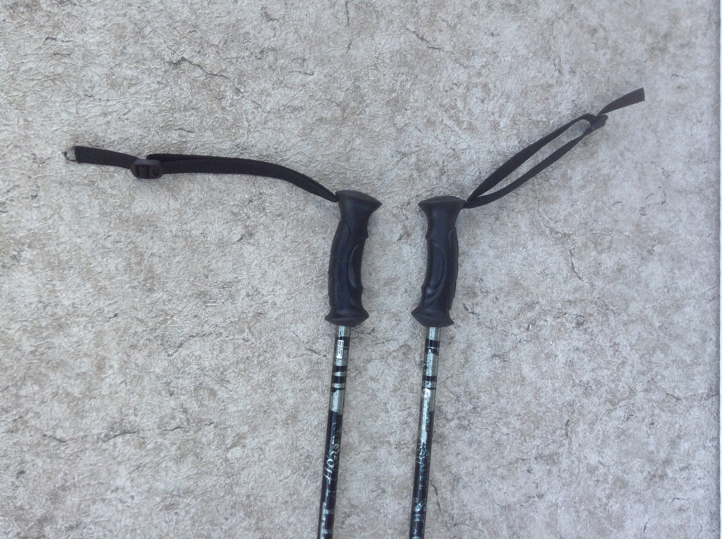 Ski Poles Adult Size 40 inch Scott Scott Series Black Green Chrome