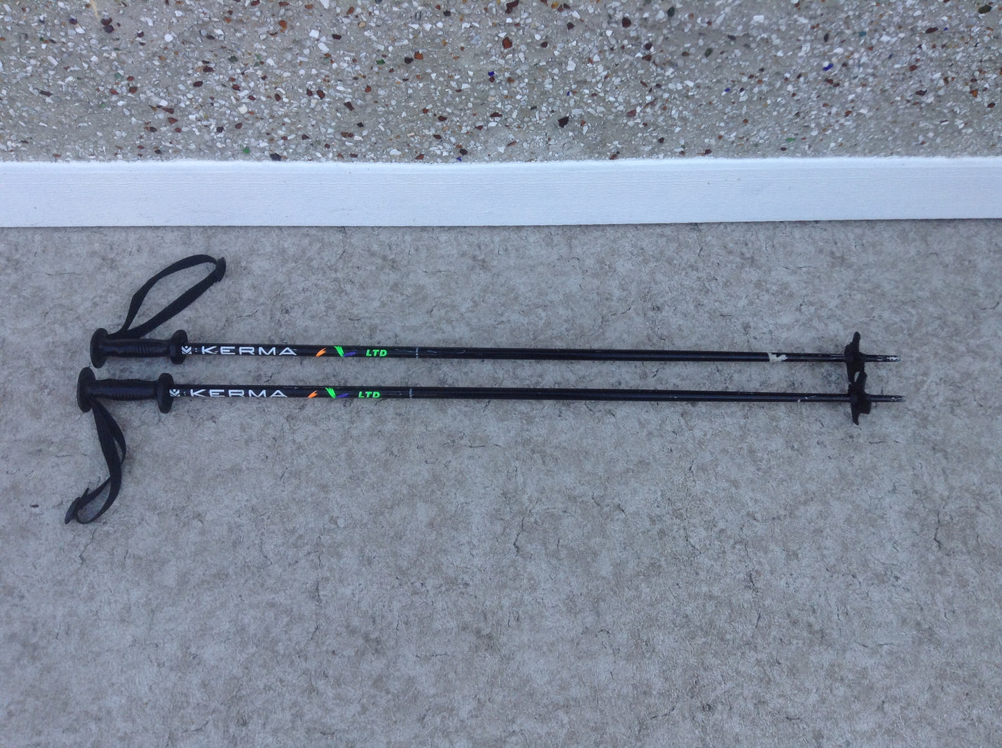 Ski Poles Adult Size 47 inch Kerma Black Orange Green