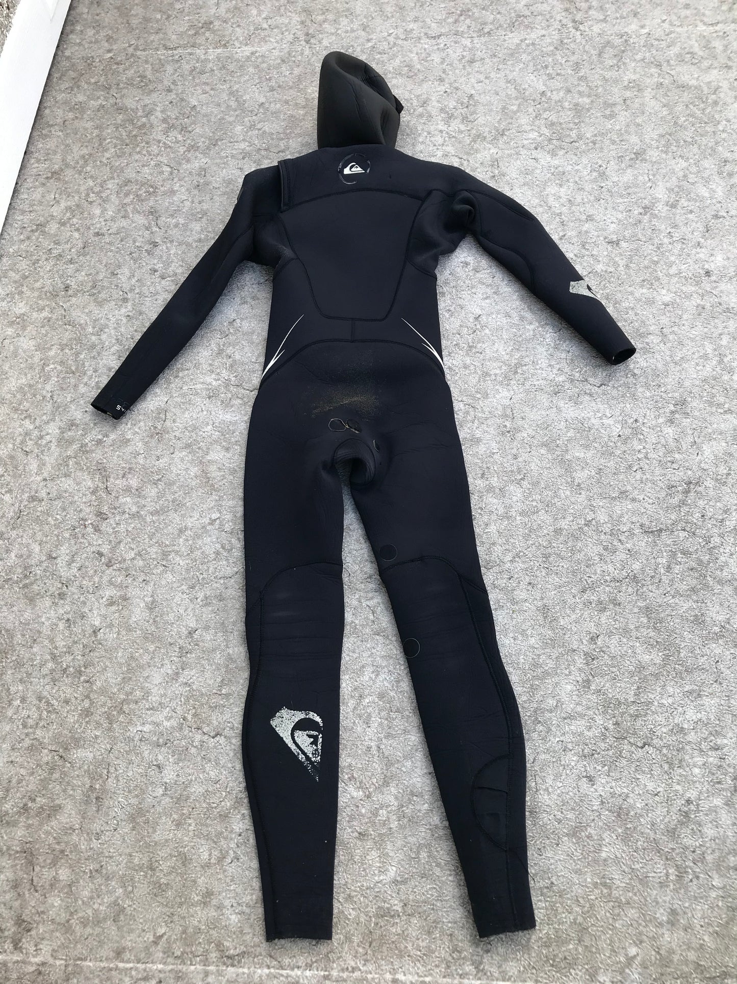 Wetsuit Men's Ladies Full Medium Quicksilver Dry Lock With Hood 5.4 mm Black With Patches Works Great