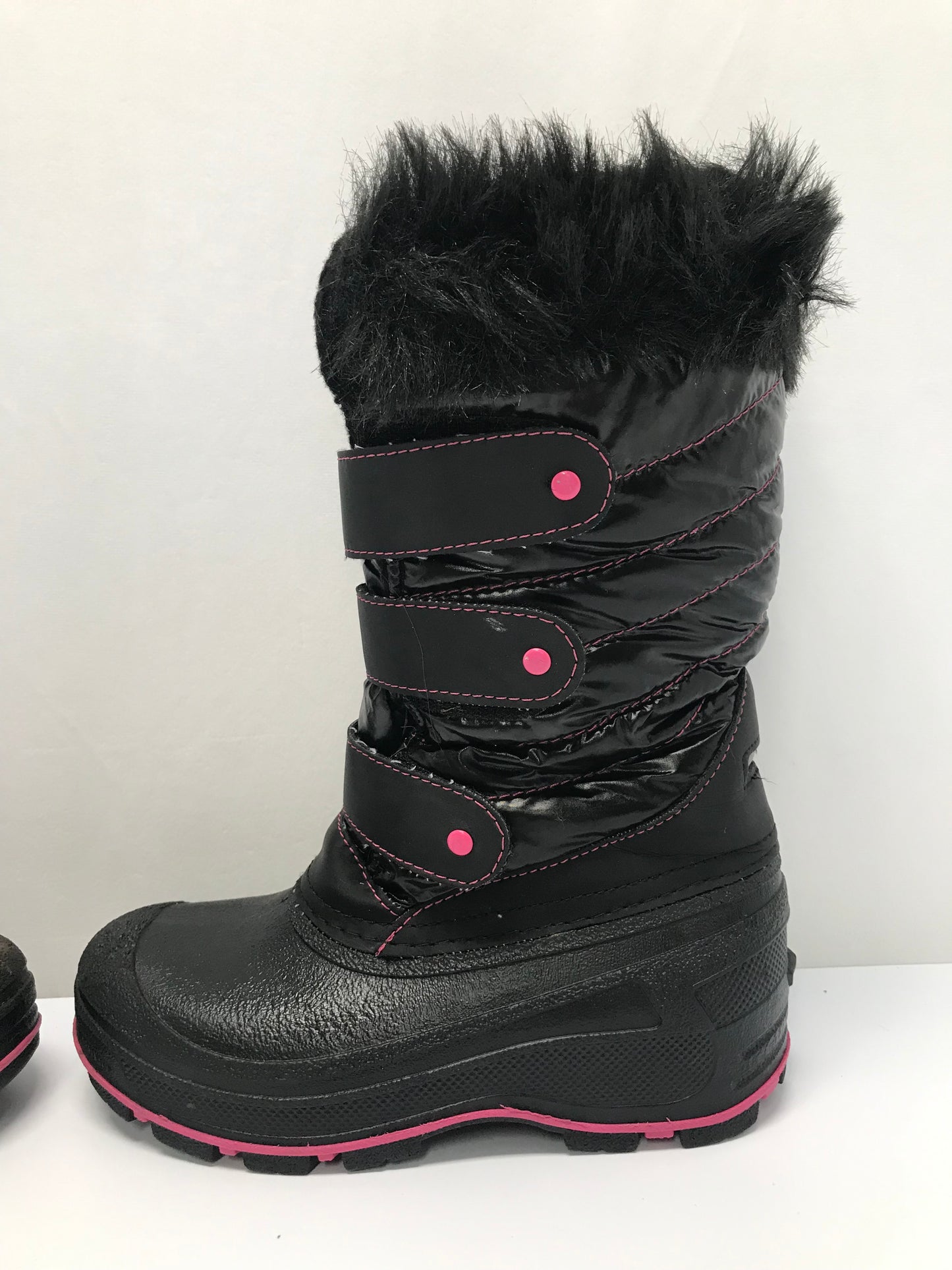 Winter Boots Child Size 3 Maple Leaf Black Pink New Demo Model