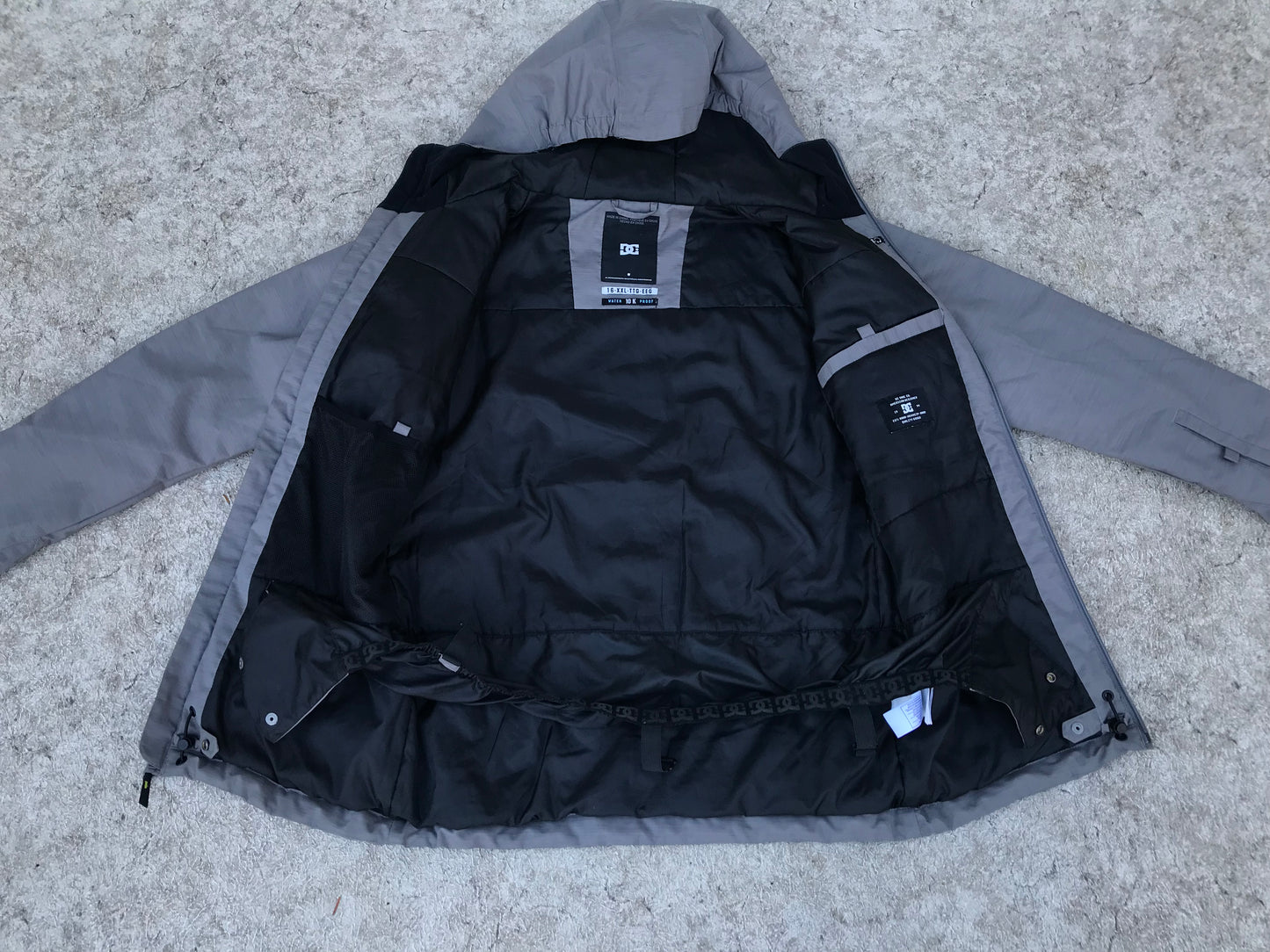 Winter Coat Child Size 16 Youth XX Large DC Snowboarding With Snow Belt Grey Lime New Demo Model