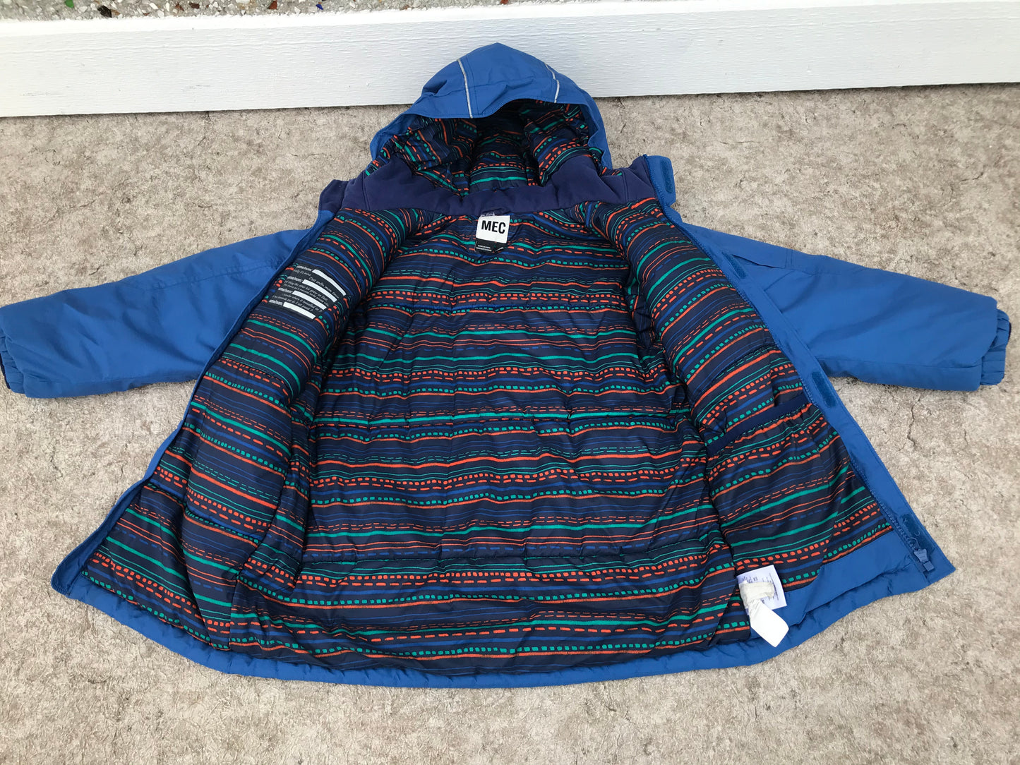 Winter Coat Child Size 8 MEC Parka Blue Navy Fantastic Quality