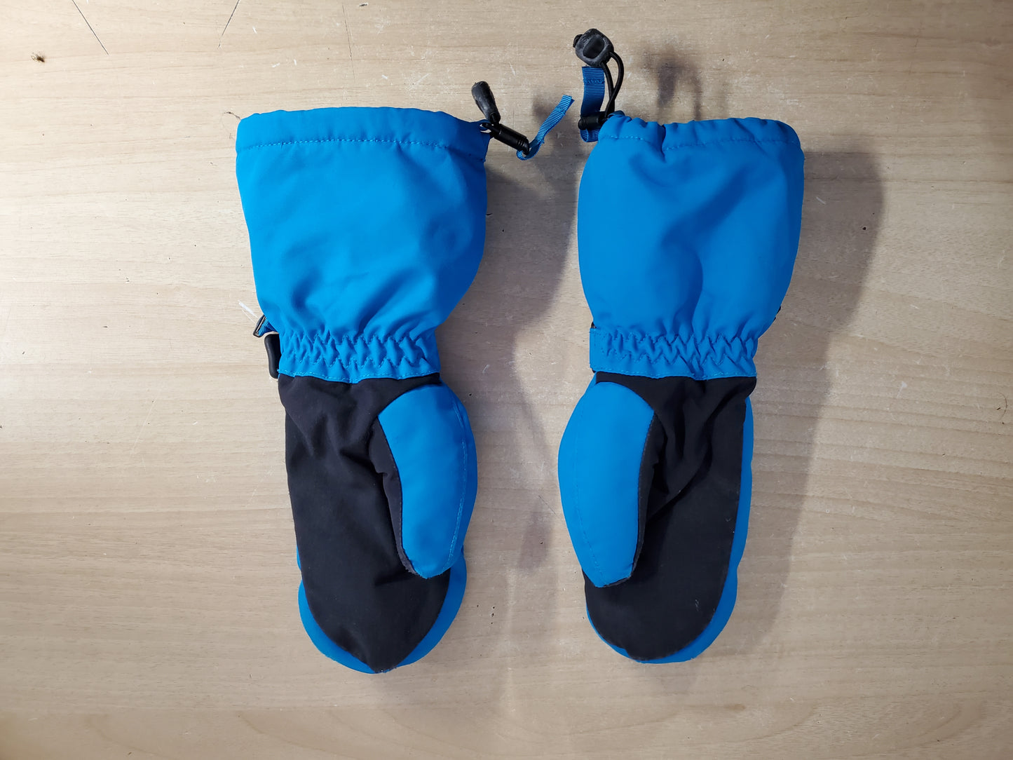 Winter Gloves and Mitts Child Size 6-8 MEC Aqua Blue Black Excellent