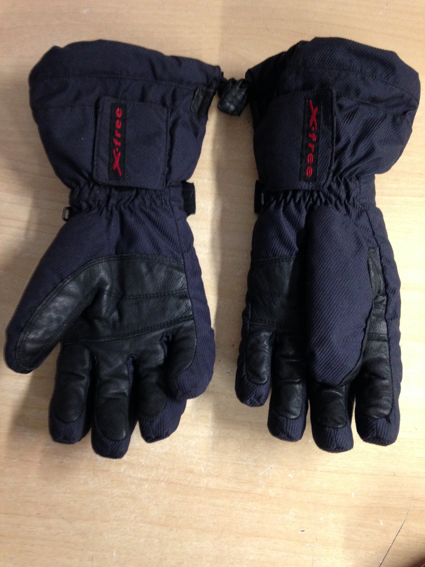 Winter Gloves and Mitts Ladies Size Large Salomon Navy and Copper Excellent