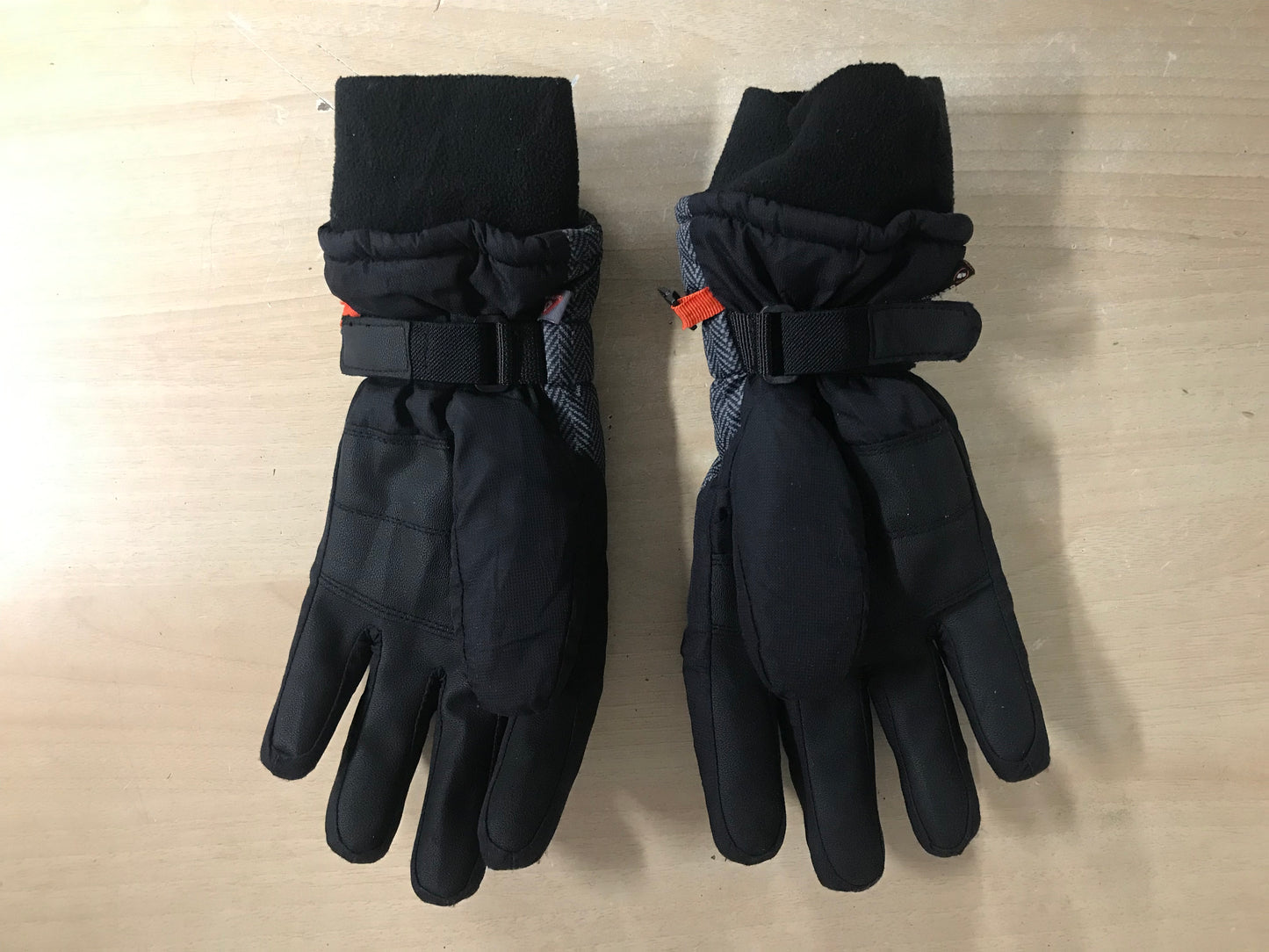 Winter Gloves and Mitts Ladies Size Medium Kombi Grey Black With Fleece Inside Excellent